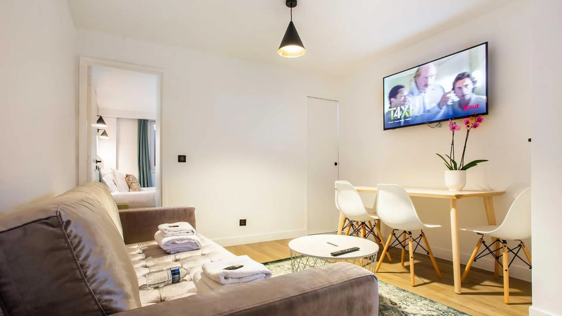 Elegant Apartment - 2Bd - 8P - Eiffel Tower Paris Holiday home