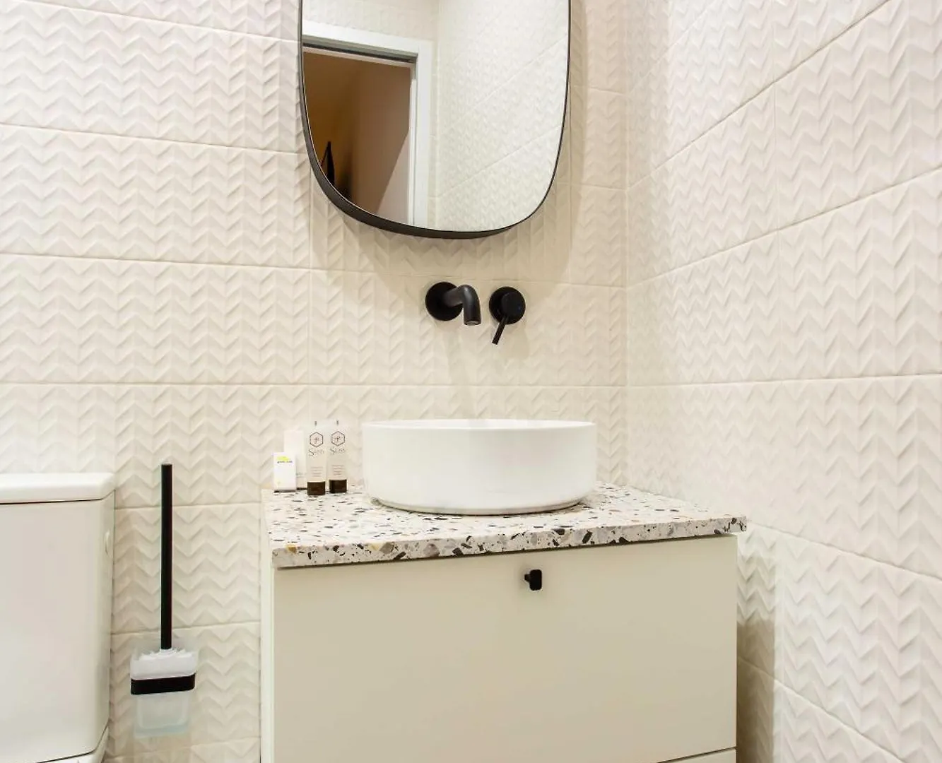 Elegant Apartment - 2Bd - 8P - Eiffel Tower Paris 0*,  France